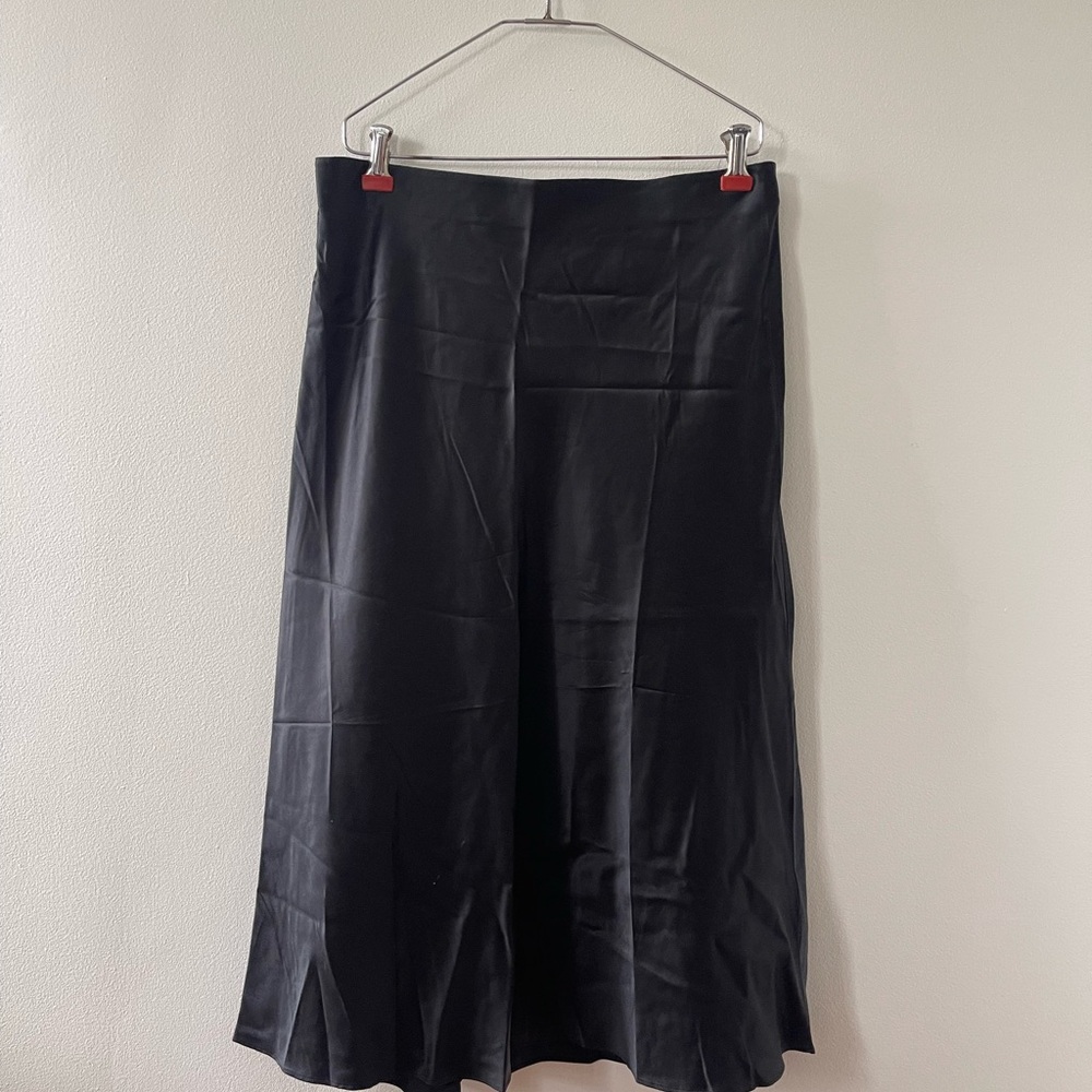 Quince 100% Silk Size L Black Midi Skirt